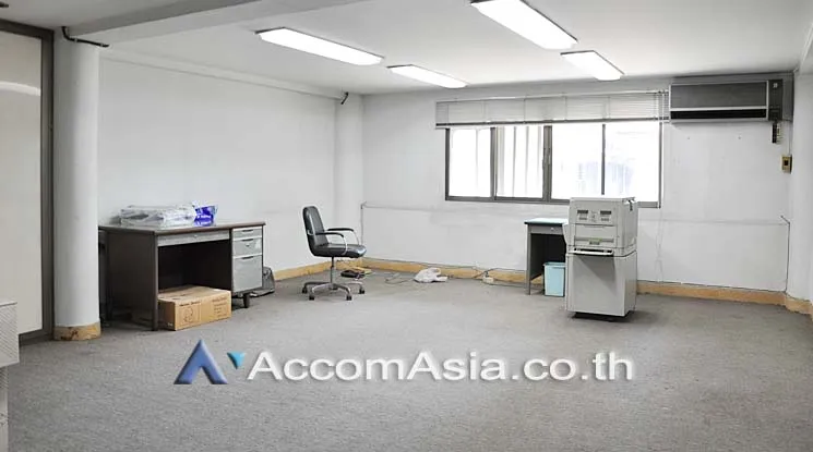 unit Office space For Rent in Ratchadaphisek, Bangkok  near MRT Sutthisan (AA14496)